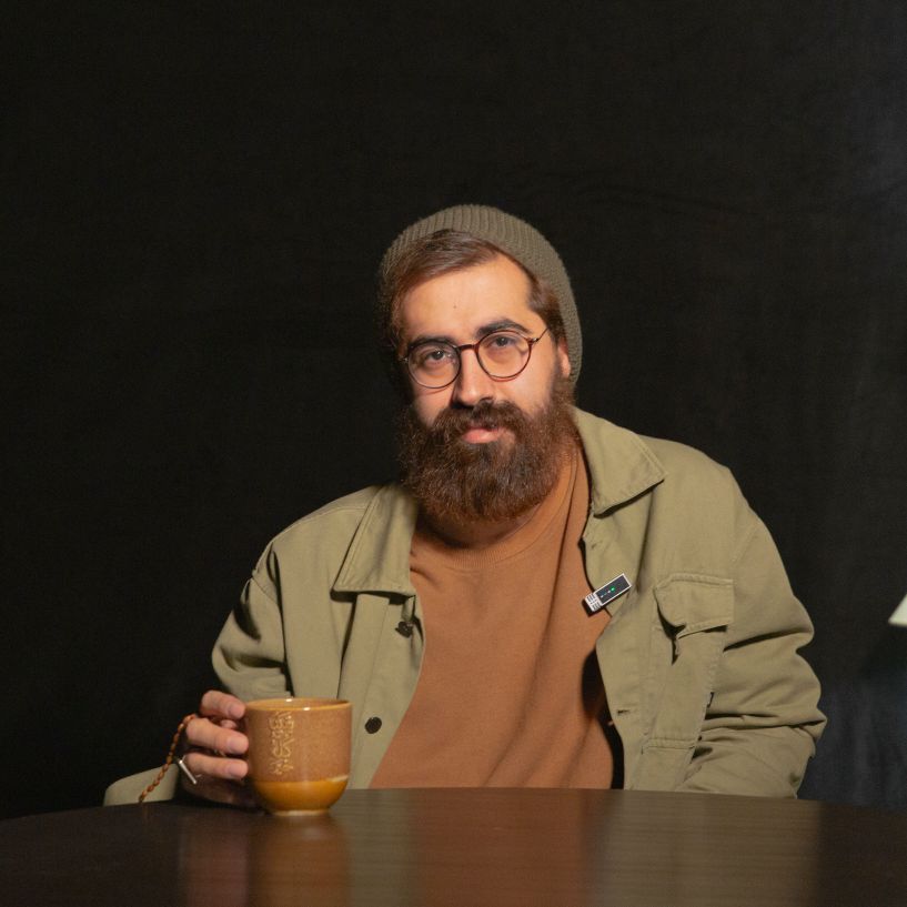 درباره "بزن که خوب می زنی" : «بسیجیِ پای لانچر؛ واقعی‌ترین رستم زمانه»