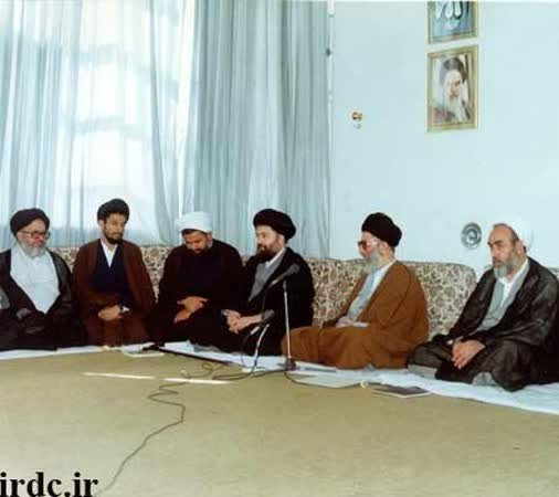 ارائه ی گزارش کنگره شعر و قصه طلاب به محضر رهبر معظم انقلاب